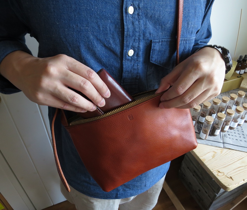 ENDS and MEANS Leather Pouch エンズアンドミーンズ レザーポーチ